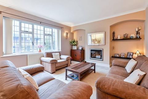 undefined, West Byfleet, West Byfleet, KT14