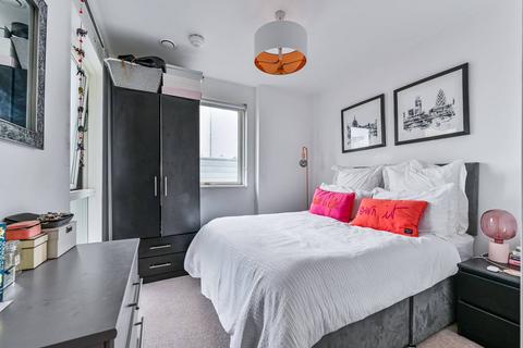 2 bedroom flat for sale, Vitruvian Court, E14, Limehouse, London, E14