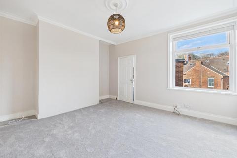 3 bedroom apartment to rent, Park Crescent East, North Shields