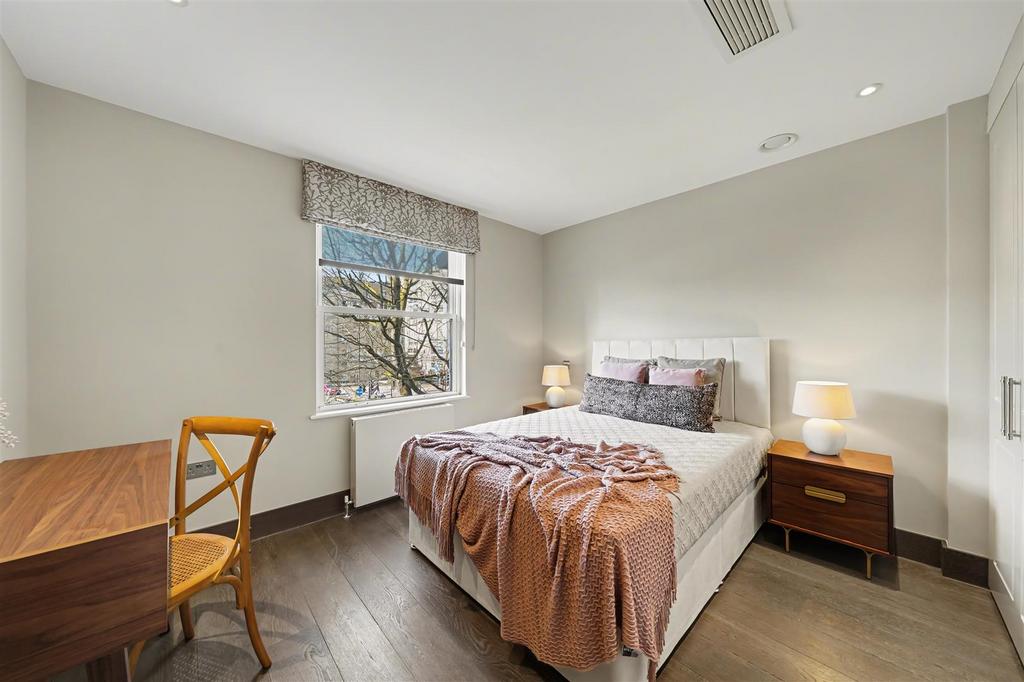 1 Court Close, St. John's Wood Park NW8 6 NN-7.jpg