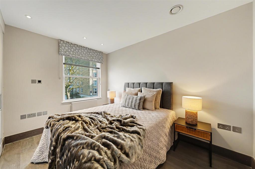 1 Court Close, St. John's Wood Park NW8 6 NN-6.jpg