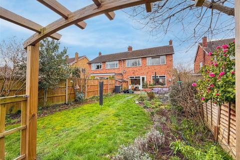 undefined, Foxes Way, Warwick