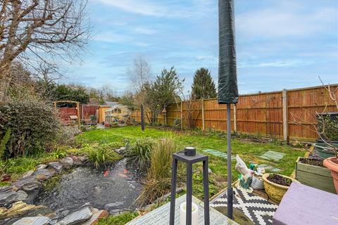 undefined, Foxes Way, Warwick