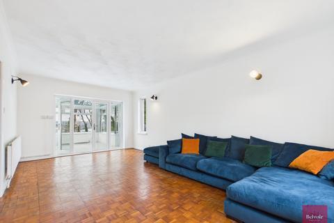 4 bedroom detached house to rent, Wychwood Close, Langland, Swansea, SA3
