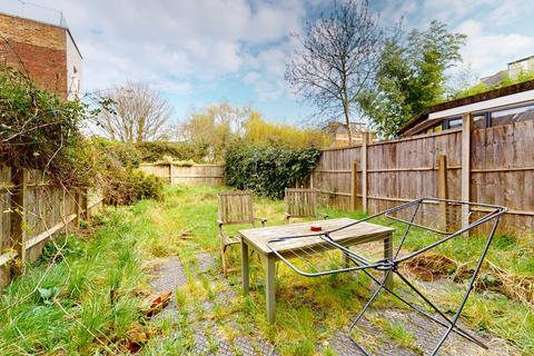 3 bedroom flat to rent, Coningsby Road, London, London, N4