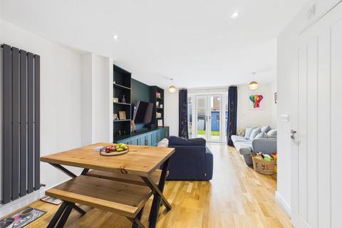 3 bedroom end of terrace house for sale, Glenton Green, Aylesbury HP18