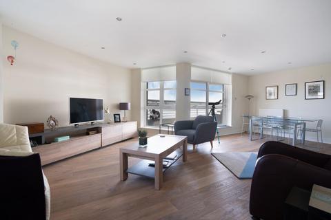 2 bedroom apartment for sale, Barrier Point Road, London, E16