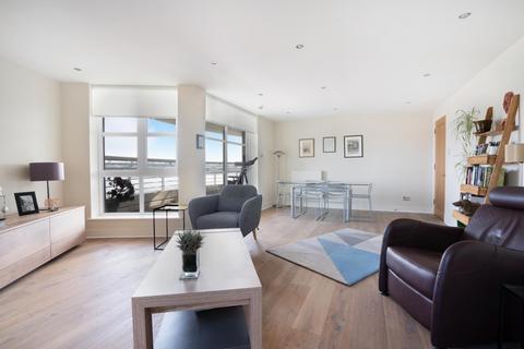 2 bedroom apartment for sale, Barrier Point Road, London, E16