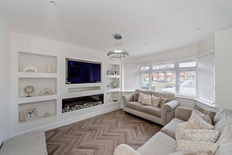 5 bedroom semi-detached house to rent, George V Avenue