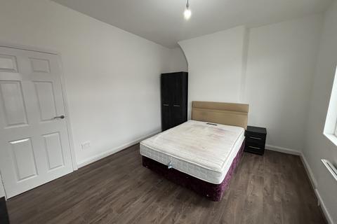4 bedroom terraced house to rent, Caythorpe Street, M14 4UD