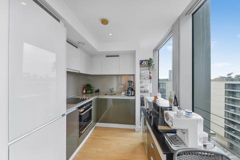 1 bedroom flat for sale, Landmark East, Marsh Wall London E14