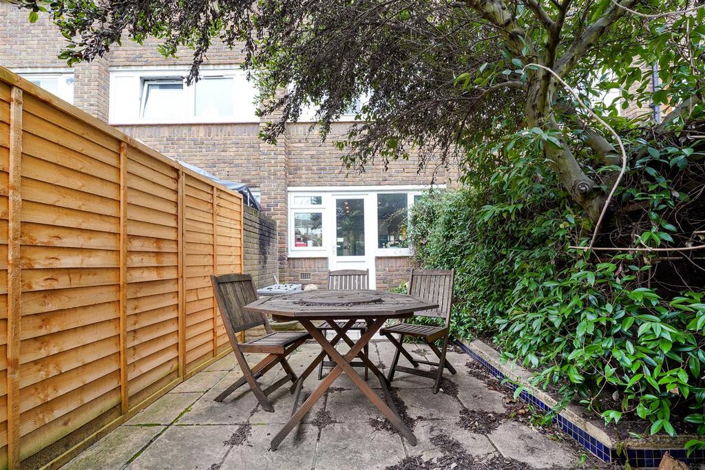 Everington Street - Zk SURFJodn IQLSk Tvs G9.jpg