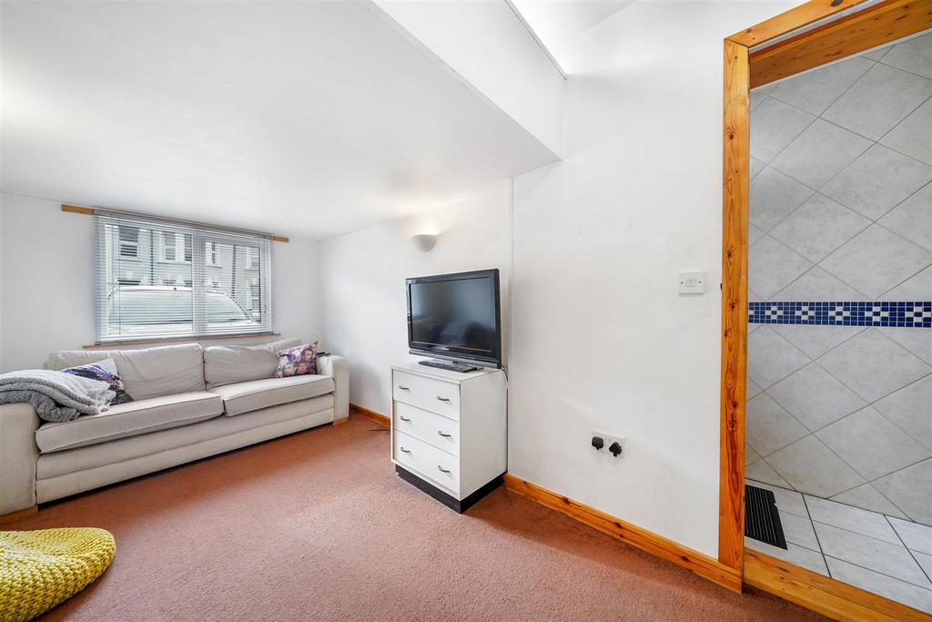 Everington Street - Qkc Ra7r EHv8 DUQGho IM8.jpg