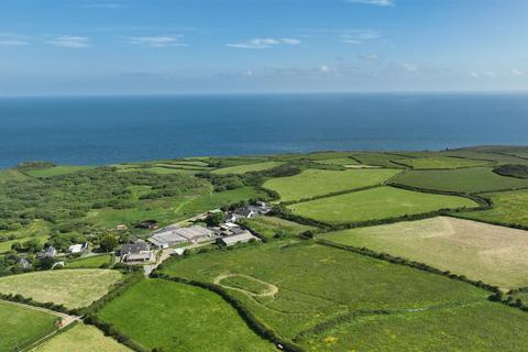 undefined, Llanwnda