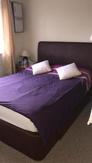 3 bedroom detached house to rent, Hawthorn Close, Hounslow