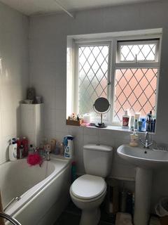 3 bedroom detached house to rent, Hawthorn Close, Hounslow