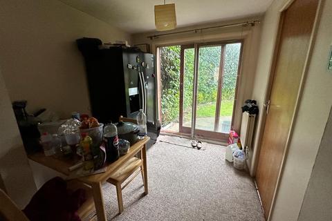 3 bedroom detached house to rent, Hawthorn Close, Hounslow