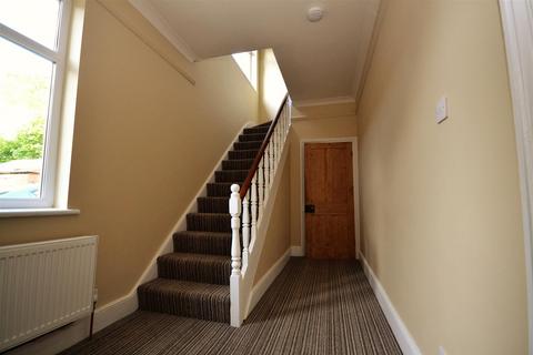 4 bedroom detached house to rent, Potterhouse Lane, Pity Me