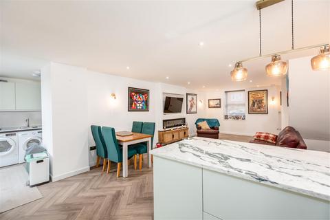 4 bedroom semi-detached house for sale, Frederick Place, Llansamlet, Swansea