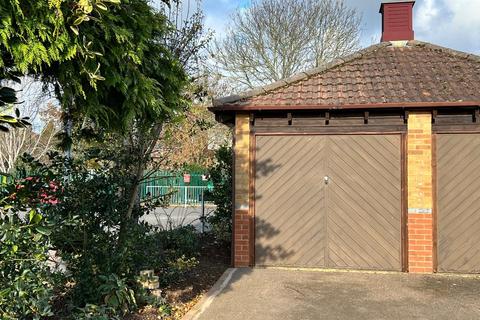 undefined, WITH DOUBLE PARKING & GARAGE - Neuville Way, Desborough, Kettering