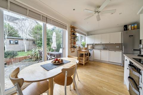 5 bedroom end of terrace house for sale, Guibal Road, London, SE12
