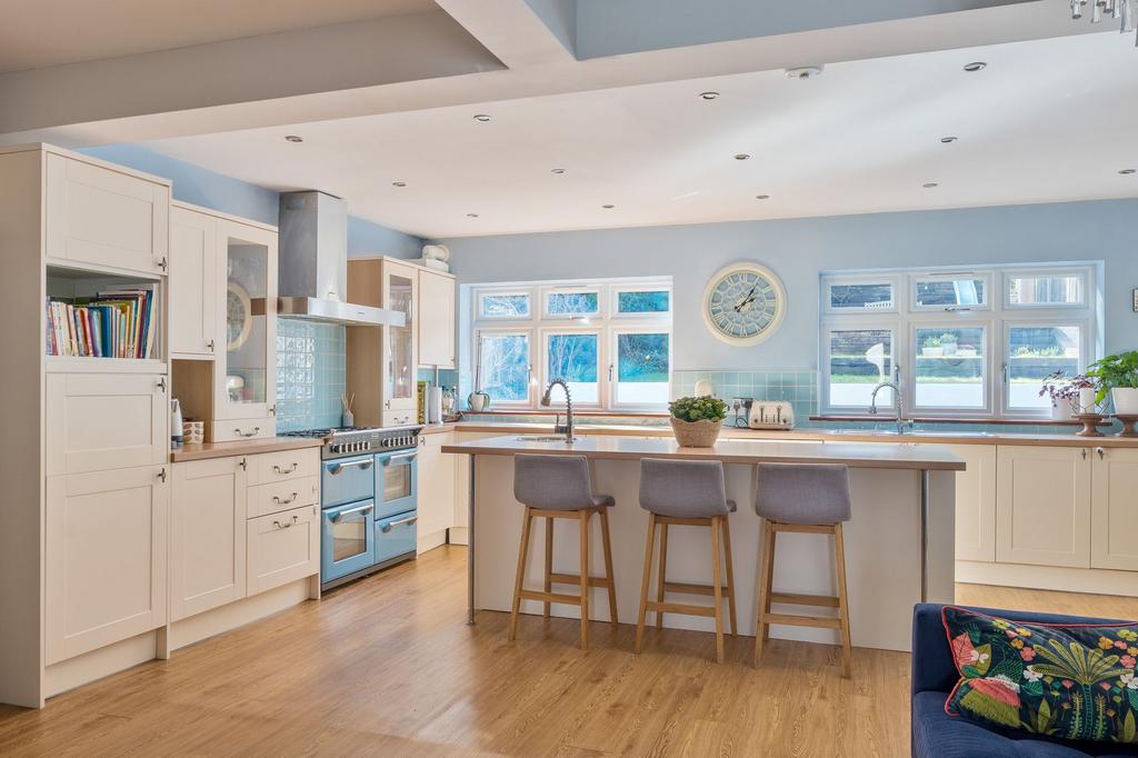 Kitchen / Breakfast Room