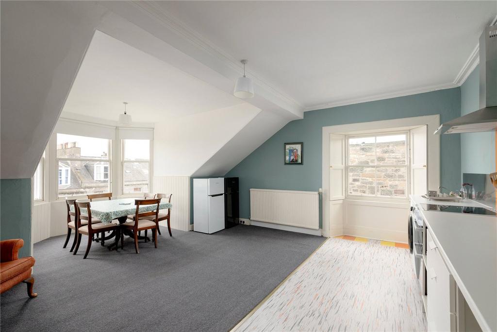 Living Room/Kitchen