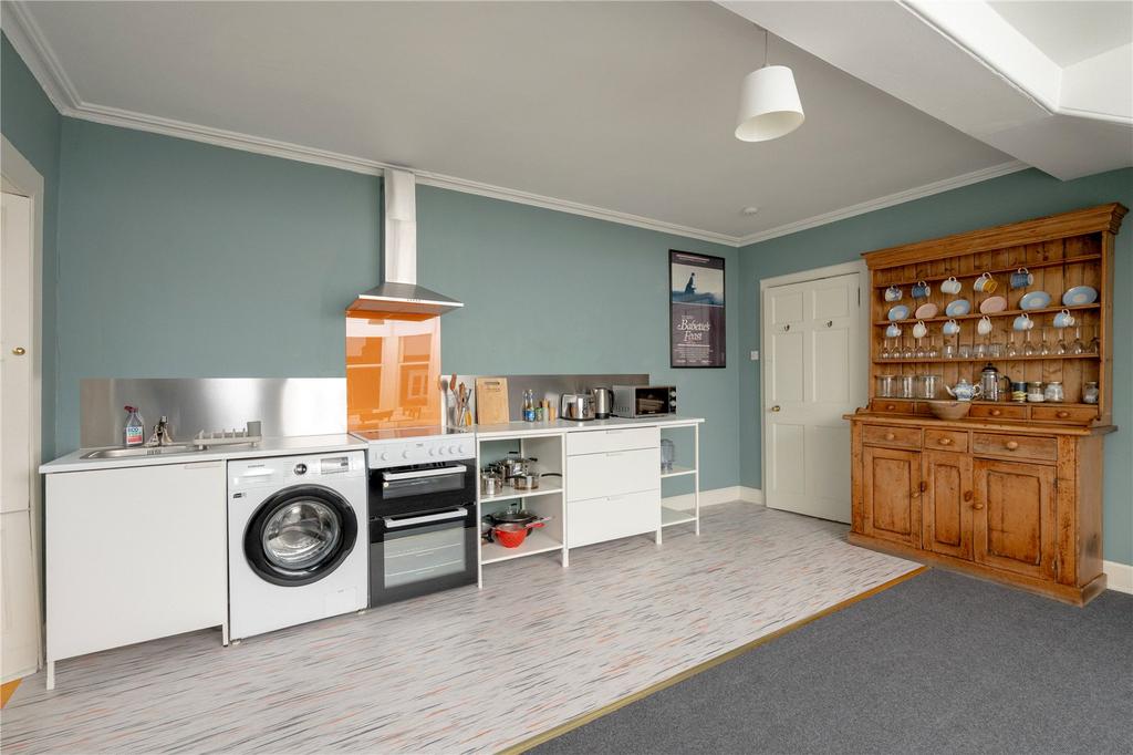 Living Room/Kitchen