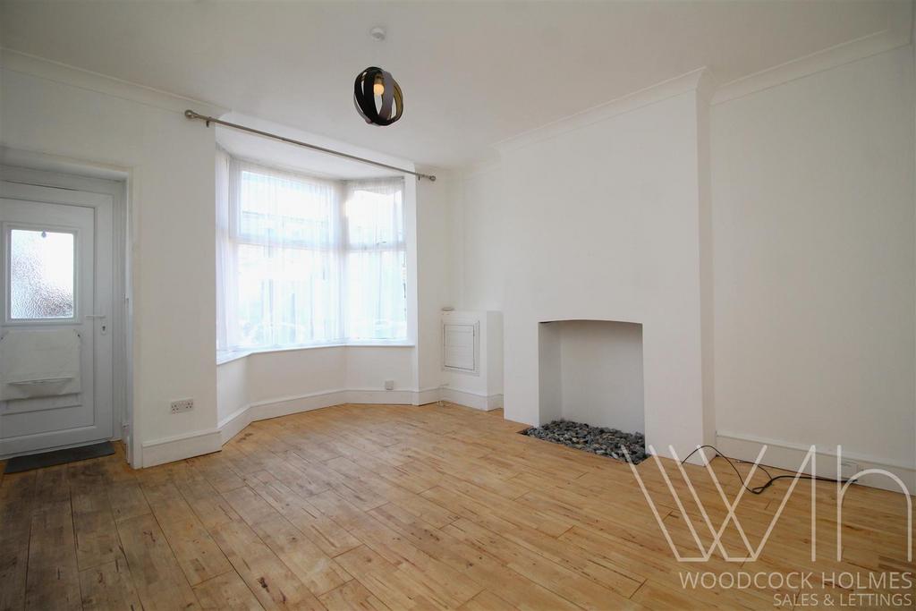Living room 1 .JPG