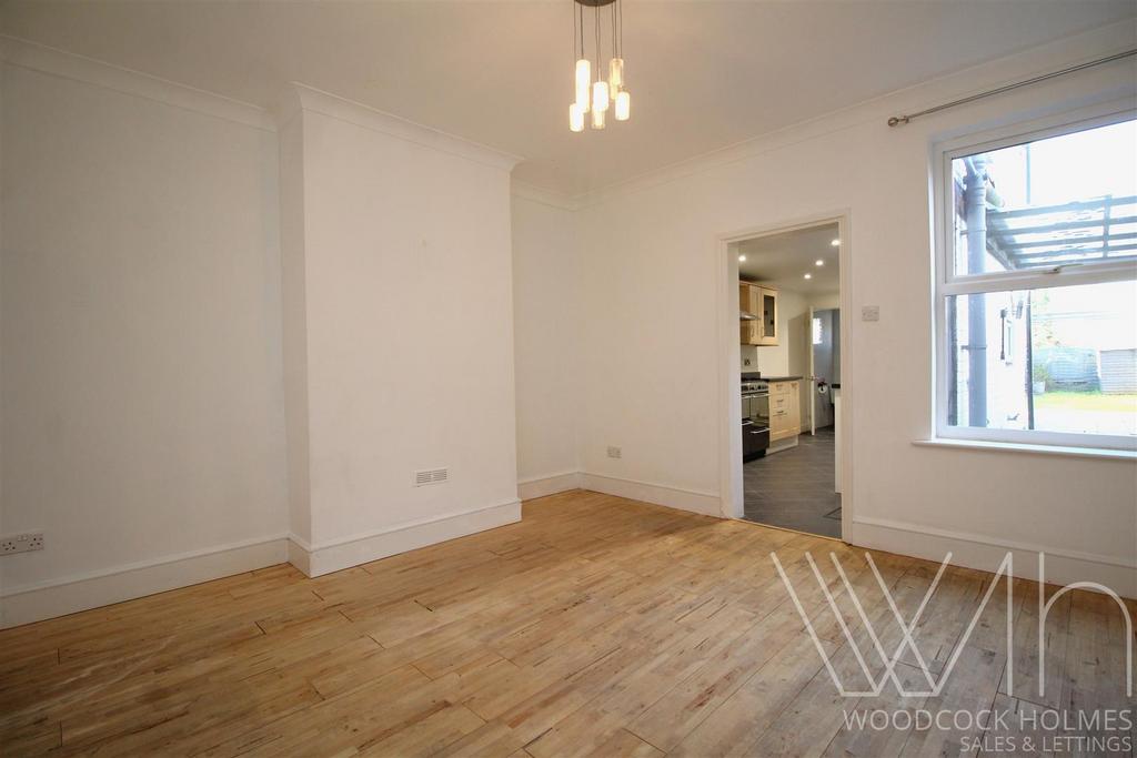 Dining room 1 .JPG
