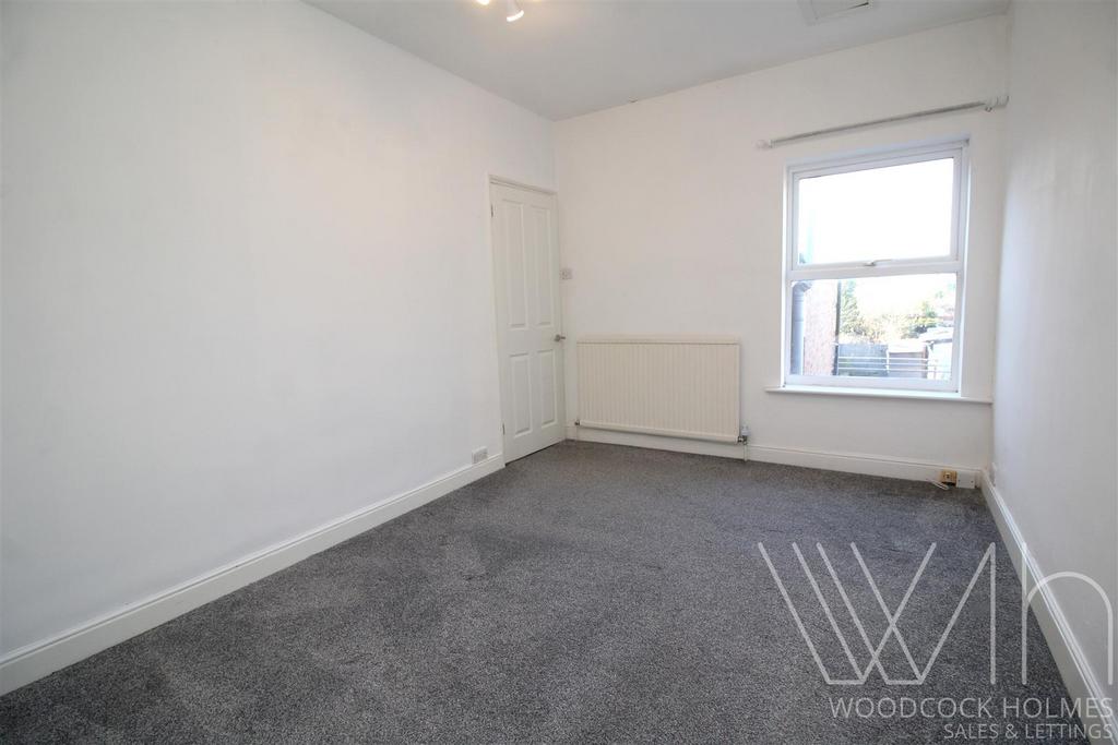 Bedroom 2 .JPG