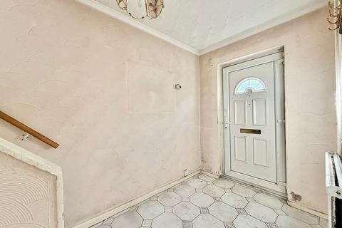 3 bedroom semi-detached house for sale, Dugard Avenue, Colchester CO3