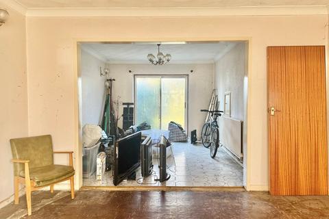 3 bedroom semi-detached house for sale, Dugard Avenue, Colchester CO3