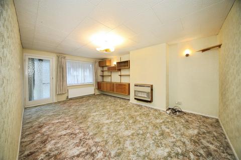 2 bedroom semi-detached bungalow for sale, Gooseberry Hill, Luton