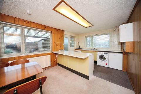 2 bedroom semi-detached bungalow for sale, Gooseberry Hill, Luton