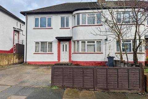 2 bedroom ground floor maisonette to rent, Hexham Gardens, Isleworth TW7