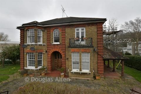 1 bedroom flat for sale, Headley Chase, Brentwood CM14