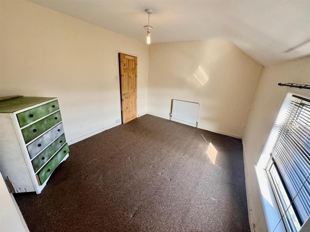 Bedroom 3b.jpg