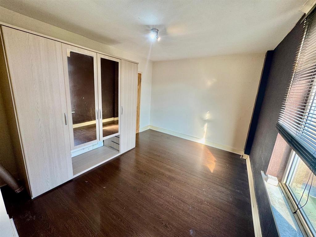 Bedroom 1c.jpg