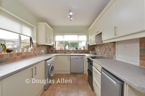 4 bedroom semi-detached house for sale, Mountnessing Road, Billericay CM12