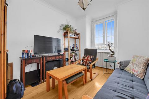 3 bedroom flat to rent, Willesden Lane, London NW2
