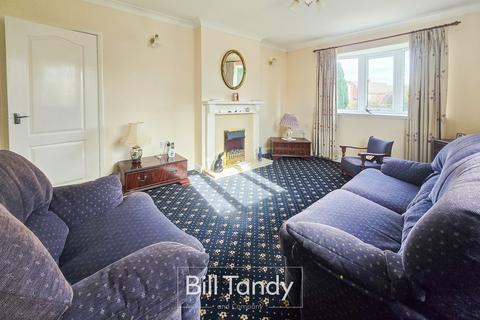 2 bedroom detached bungalow for sale, Uttoxeter Road, Handsacre, Rugeley, WS15