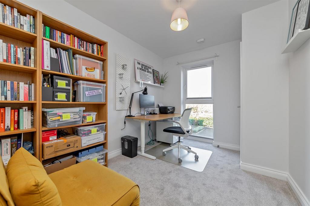 9 Verona Court-21.jpg