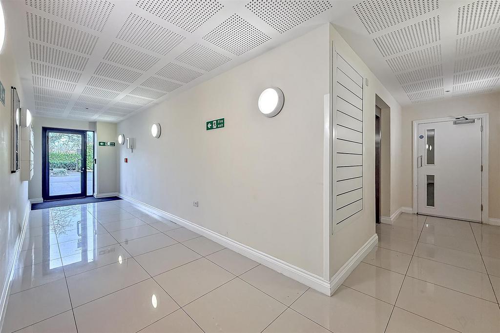 9 Verona Court-11.jpg