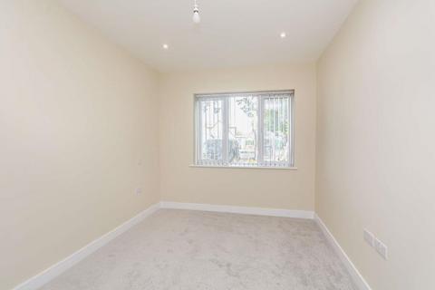 1 bedroom apartment to rent, Swakeleys Road, Ickenham UB10