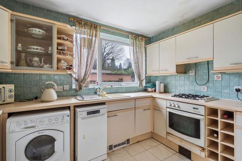 undefined, Main Avenue, Northwood HA6