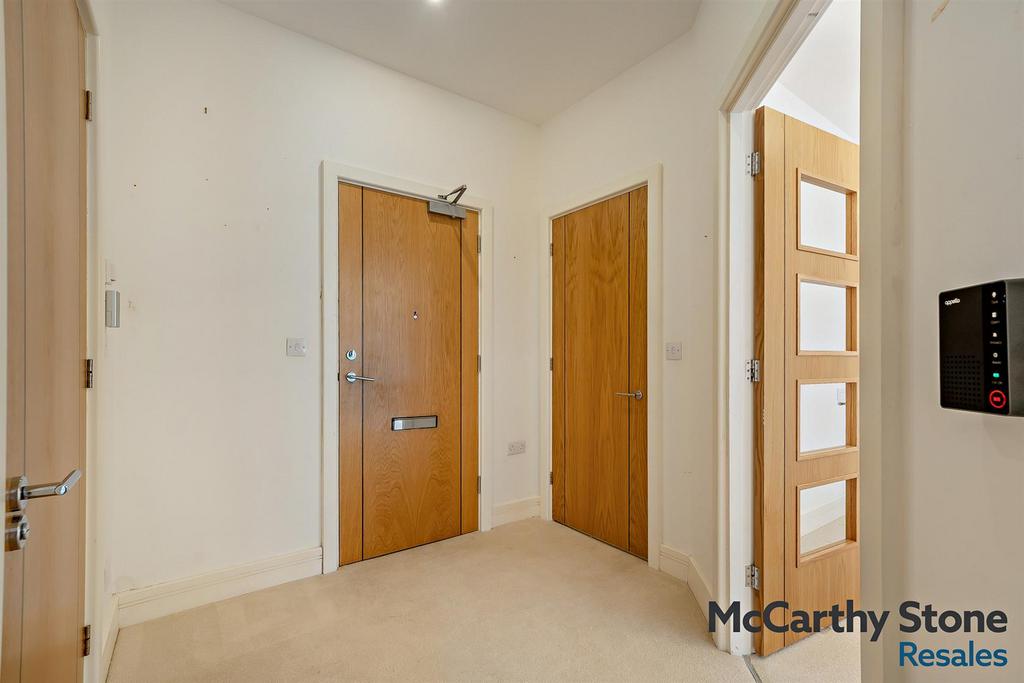 8681384-interior02-800.jpg