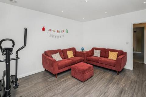 4 bedroom flat for sale, Charmille Avenue,  Colindale,  NW9
