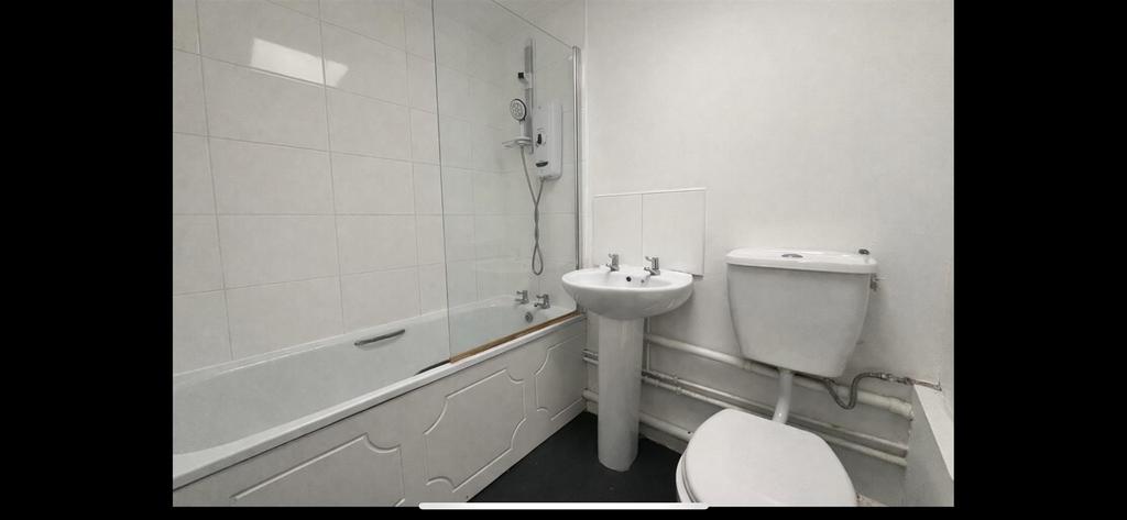 Boxgrove bathroom.png