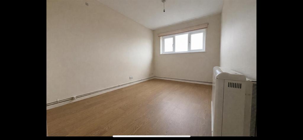 Boxgrove bedroom.png